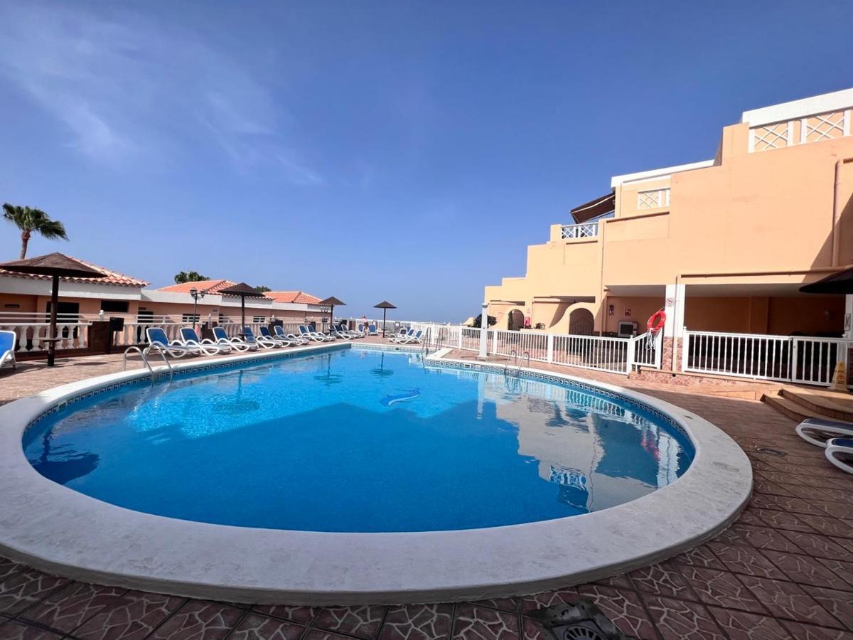 Golden Paradise Seaview Apartment