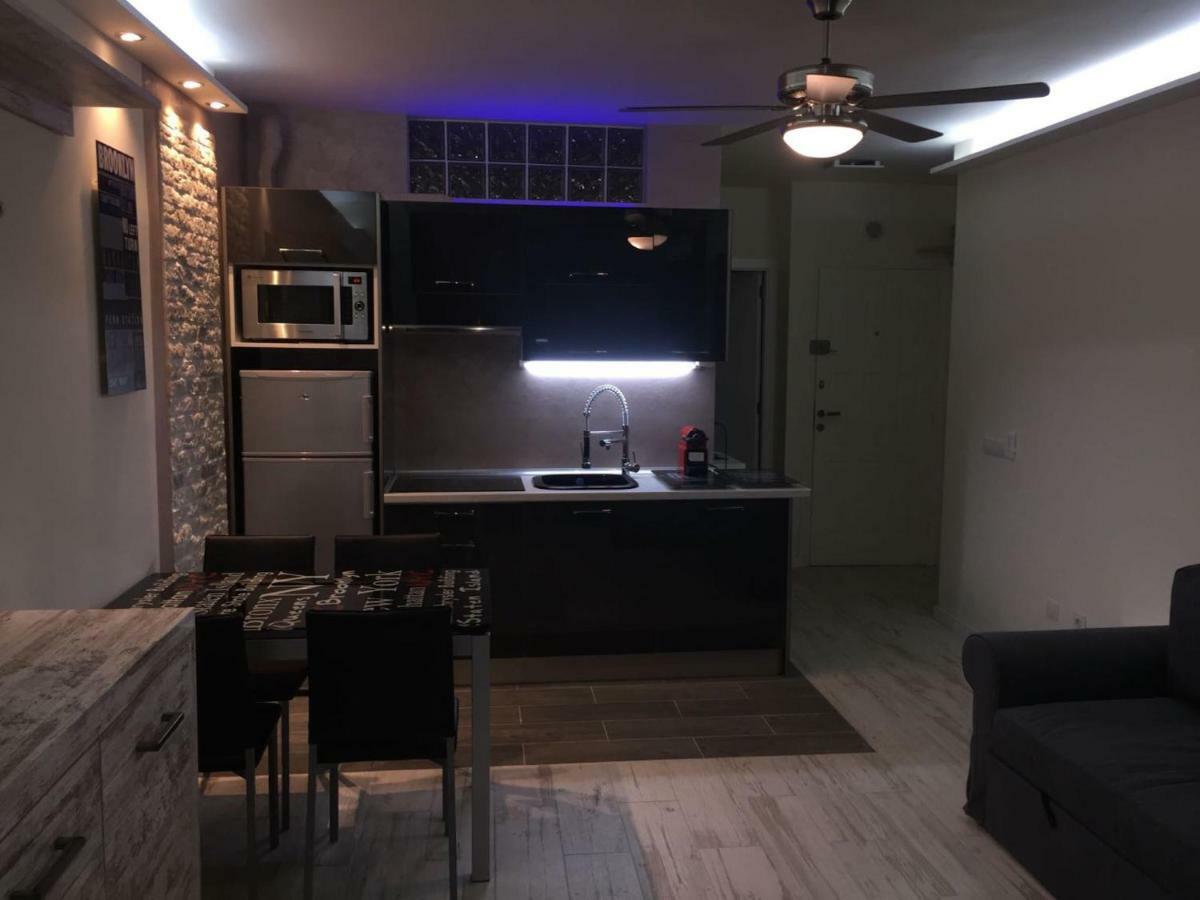 Golden Paradise Seaview Apartment